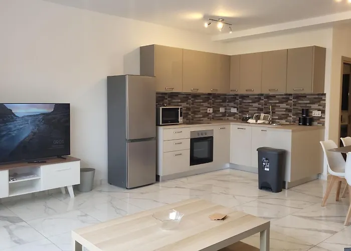 Flat 2 In Swieqi アパート *
